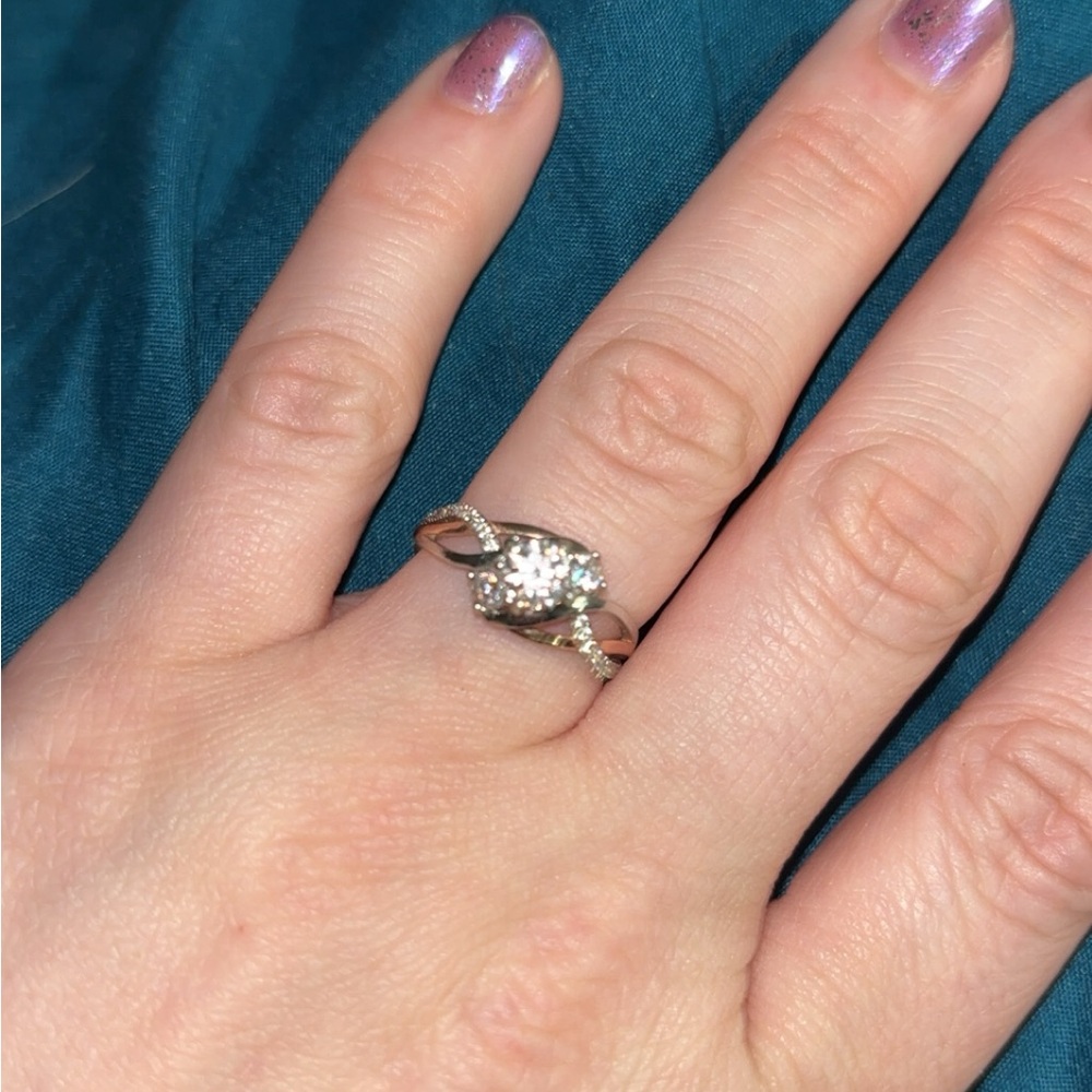 engagement ring - Picture 3 of 3